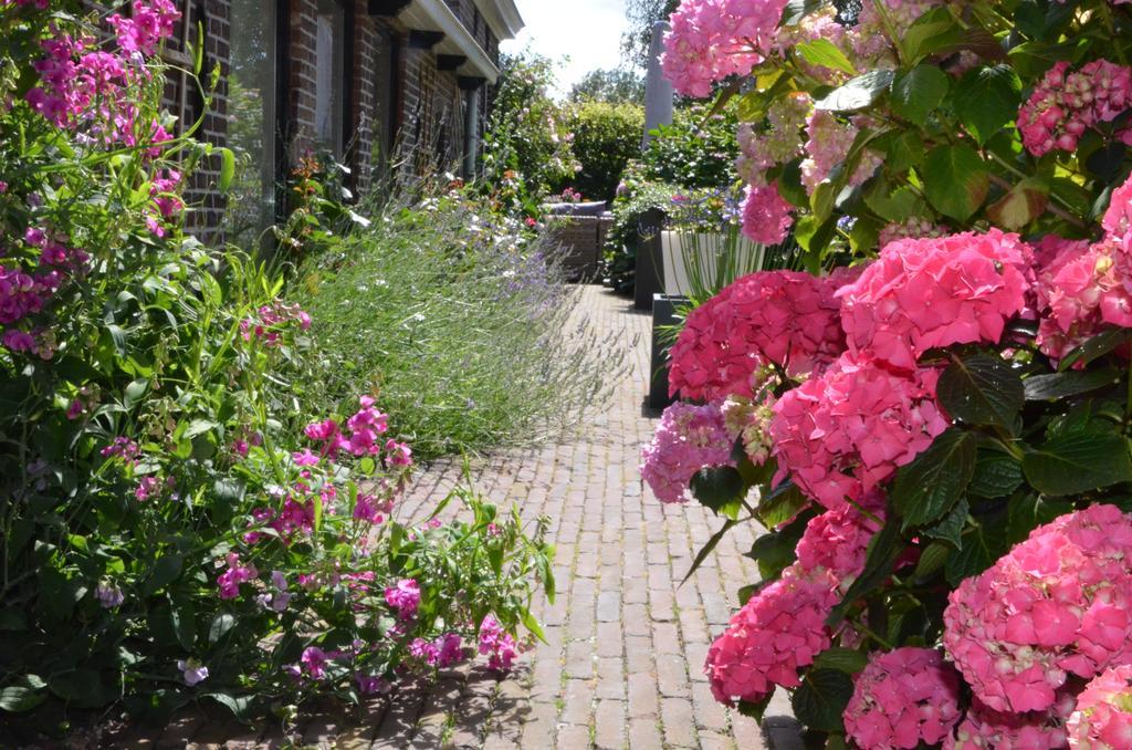Bloemenhoeve Bed and Breakfast Birdaard Buitenkant foto